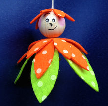 Lade das Bild in den Galerie-Viewer, Blumenkinder aus Filz; pink, lila, orange