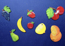 Lade das Bild in den Galerie-Viewer, Banane aus Holz