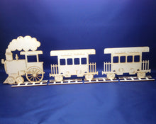 Lade das Bild in den Galerie-Viewer, Personenwagen aus Holz