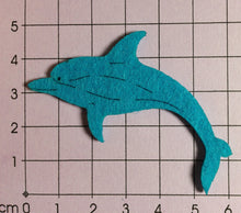 Lade das Bild in den Galerie-Viewer, Delphin, springend, Filz