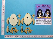 Lade das Bild in den Galerie-Viewer, Eier-Pinguin aus Holz