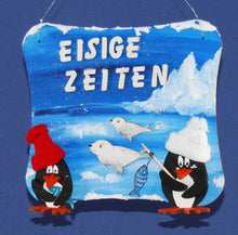 Lade das Bild in den Galerie-Viewer, Eier-Pinguin aus Holz