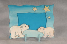 Lade das Bild in den Galerie-Viewer, Eisbär laufend aus Holz