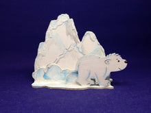Lade das Bild in den Galerie-Viewer, Eisbär laufend aus Holz