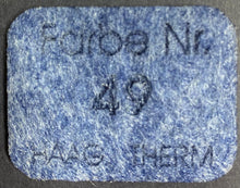 Lade das Bild in den Galerie-Viewer, Kreuz mit Ausschnitte, Filz