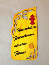 Lade das Bild in den Galerie-Viewer, Feuerwehrhelm aus Holz