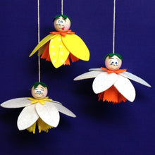 Lade das Bild in den Galerie-Viewer, Glocken-Blumenkinder aus Filz