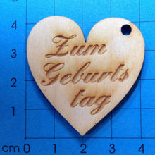 Lade das Bild in den Galerie-Viewer, Herz Geschenkanhänger aus Holz graviert mit verschiedenen Schriftzügen für alle Anlässe