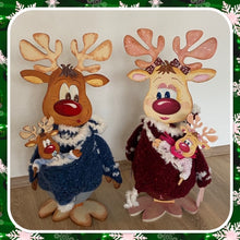 Lade das Bild in den Galerie-Viewer, Dicke Rentierdame "Elli" aus Holz und Styropor