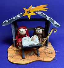 Lade das Bild in den Galerie-Viewer, Stall / Krippe aus Holz
