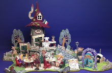 Lade das Bild in den Galerie-Viewer, Wichtel Haus mit Biergarten Fairy-House (Wichtelhaus), eckig-rustikal