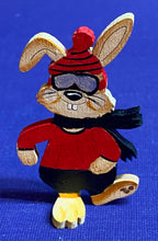 Lade das Bild in den Galerie-Viewer, Hase mit Skibrille zum Hinstellen aus Holz