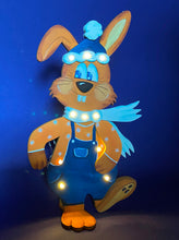 Lade das Bild in den Galerie-Viewer, Hasenjunge mit Mütze, mit Löcher für Beleuchtung