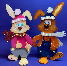 Lade das Bild in den Galerie-Viewer, Hasenjunge mit Mütze, mit Löcher für Beleuchtung