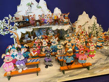 Lade das Bild in den Galerie-Viewer, Skihasen zum Stellen in 7cm aus Holz