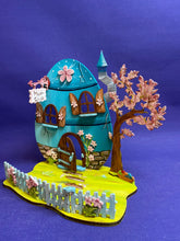 Lade das Bild in den Galerie-Viewer, Bastelset aus Holz: Ostereierhaus (verschiedene Varianten)