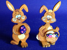 Lade das Bild in den Galerie-Viewer, Hasen zum Stellen in 7cm aus Holz