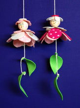 Lade das Bild in den Galerie-Viewer, Blumenkinder mit rundem Blütenkleid: rosa-pink-weiß