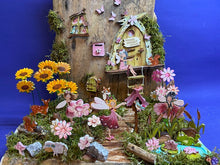 Lade das Bild in den Galerie-Viewer, Elfen stehend aus Holz