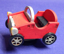 Lade das Bild in den Galerie-Viewer, Wackelauto, Sandkasten und Wippe für Spielplatz