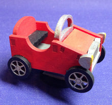 Lade das Bild in den Galerie-Viewer, Wackelauto, Sandkasten und Wippe für Spielplatz