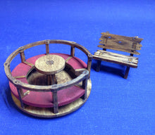 Lade das Bild in den Galerie-Viewer, Karussell und Bank für Spielplatz