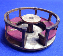 Lade das Bild in den Galerie-Viewer, Karussell und Bank für Spielplatz