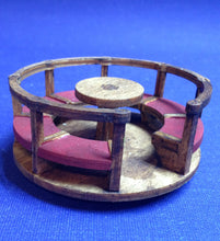 Lade das Bild in den Galerie-Viewer, Karussell und Bank für Spielplatz