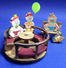 Lade das Bild in den Galerie-Viewer, Karussell und Bank für Spielplatz