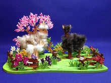 Lade das Bild in den Galerie-Viewer, Alpaka-Familie aus Holz, zum Umwickeln für Wolle