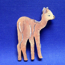 Lade das Bild in den Galerie-Viewer, Alpaka-Fohlen aus Holz