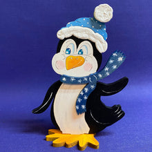 Lade das Bild in den Galerie-Viewer, Pinguinbaby, flatternd, nach linksschauend, zum Hinstellen