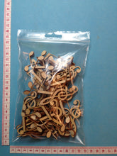 Lade das Bild in den Galerie-Viewer, Noten und Notenschlüssel im Set aus Holz (ca. 6cm)