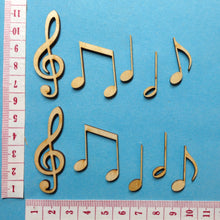 Lade das Bild in den Galerie-Viewer, Noten und Notenschlüssel aus Holz (ca. 5cm)