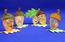 Lade das Bild in den Galerie-Viewer, Eichelset zum Hinstellen