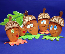 Lade das Bild in den Galerie-Viewer, Eichelset zum Hinstellen