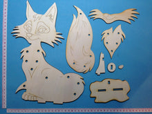 Lade das Bild in den Galerie-Viewer, Füchsin als Standfigur aus Holz