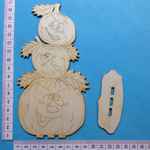 Lade das Bild in den Galerie-Viewer, 3 Kürbisse übereinander zum Stellen