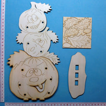 Lade das Bild in den Galerie-Viewer, 3 Kürbisse übereinander zum Stellen