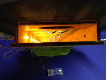 Lade das Bild in den Galerie-Viewer, Stele "Willkommen" mit Geist und Kürbisse