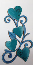 Lade das Bild in den Galerie-Viewer, Filigrane Herzranke aus Holz