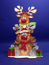 Lade das Bild in den Galerie-Viewer, Rentier "Uli" schultert "Elli"