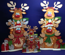 Lade das Bild in den Galerie-Viewer, Rentier "Uli" schultert "Elli"