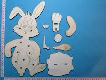 Lade das Bild in den Galerie-Viewer, Hase laufend als Standfigur aus Holz