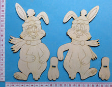 Lade das Bild in den Galerie-Viewer, Hasenpaar mit Mütze zum Hinstellen aus Holz