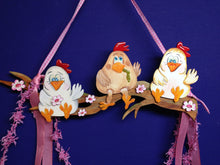 Lade das Bild in den Galerie-Viewer, verrücktes Huhn mit Wurm