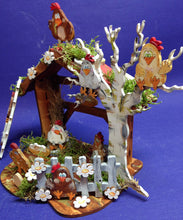 Lade das Bild in den Galerie-Viewer, Komplettset: Stall mit verrückten Hühnern