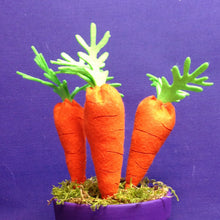 Lade das Bild in den Galerie-Viewer, Karotten zum Nähen aus Filz