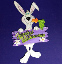 Lade das Bild in den Galerie-Viewer, Hase mit Karotte und Schild aus Holz