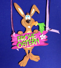 Lade das Bild in den Galerie-Viewer, Hase mit Karotte und Schild aus Holz